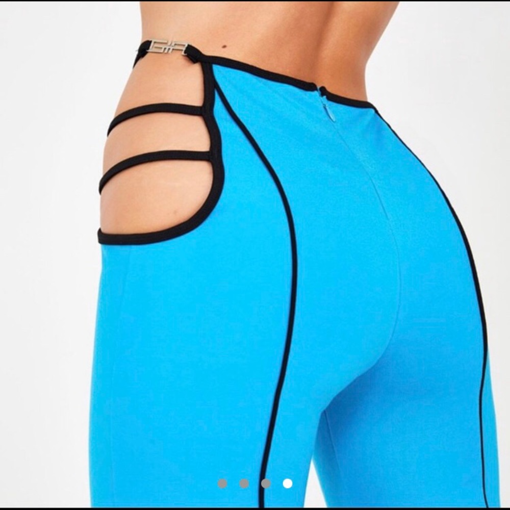 IAMGIA SASKIA PANT.